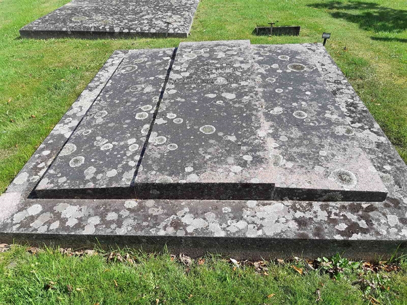 Grave number: Fr 2 344-345