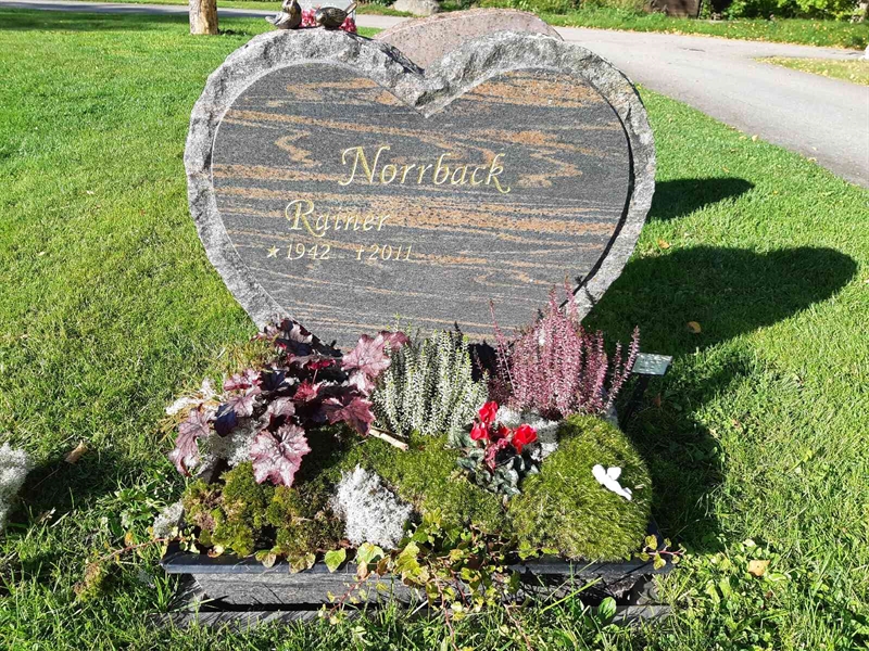 Hautatunnus: Fr 8   126-127