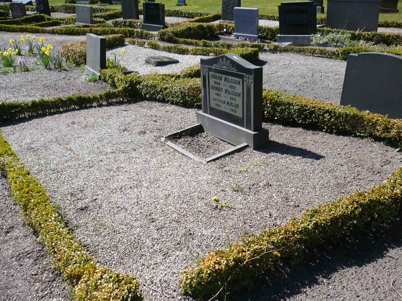 Grave number: 1 10    76