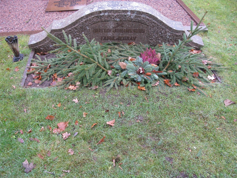 Grave number: SN F    41