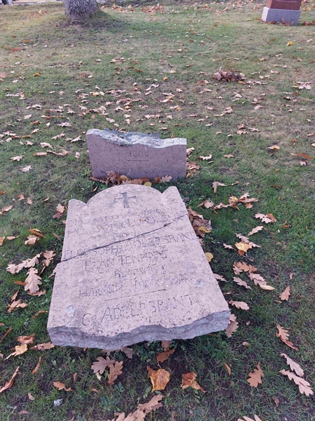 Gravnummer: ROG E   28, 29