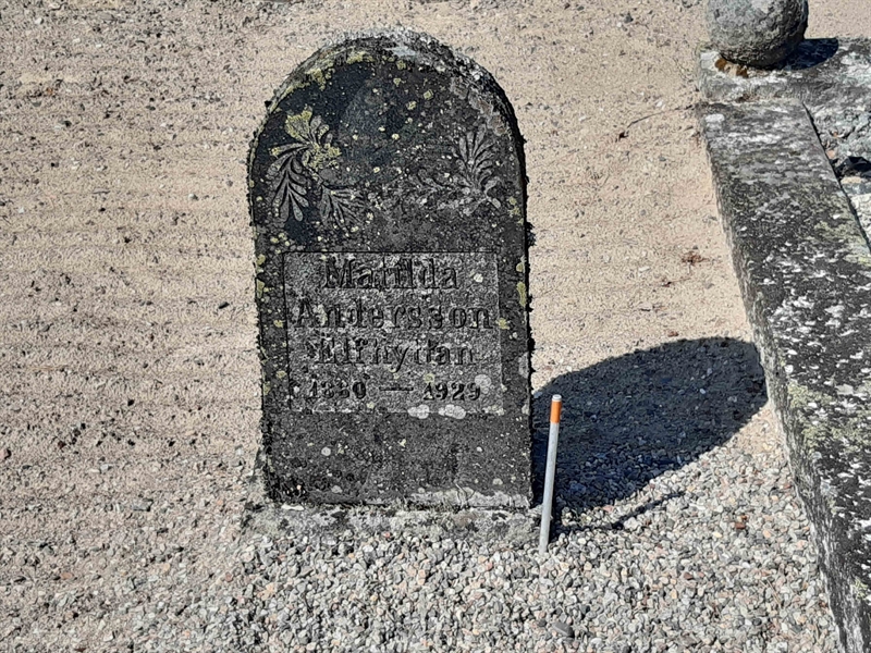 Grave number: VI V:A   211