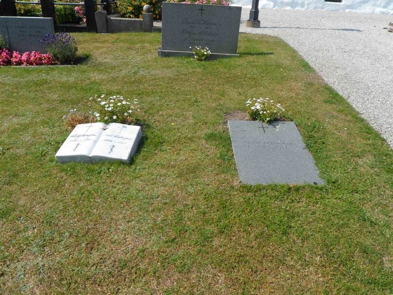 Grave number: ÖV E    22, 23