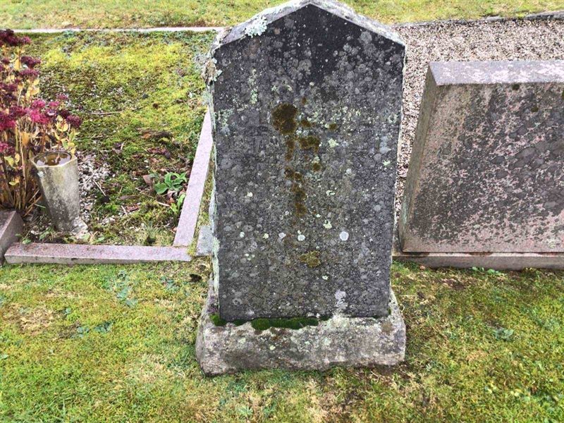 Grave number: 40 C   152-156