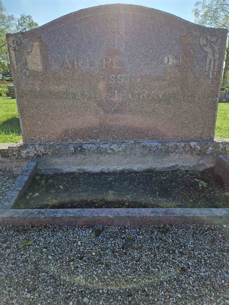 Grave number: 501 14 2645-2648