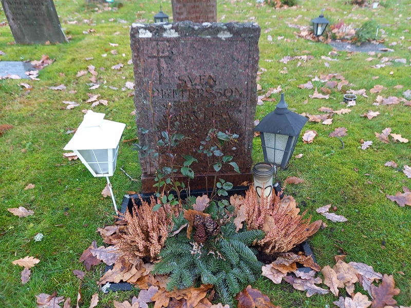 Grave number: NO 07   181