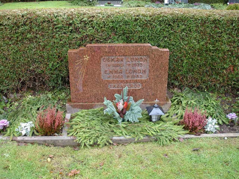Grave number: HK J   153, 154