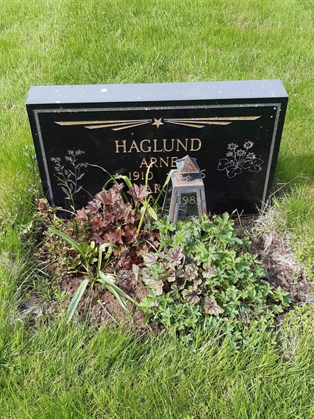 Grave number: KA 11   129