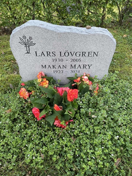 Grave number: 1 KV12   214