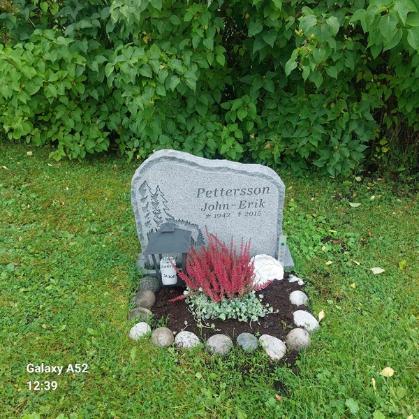 Grave number: N K 25, 26