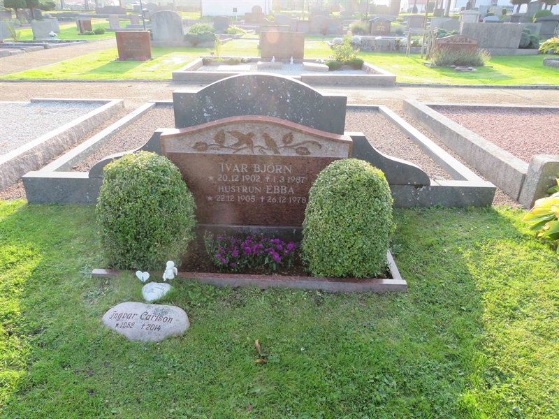 Grave number: 1 03   35