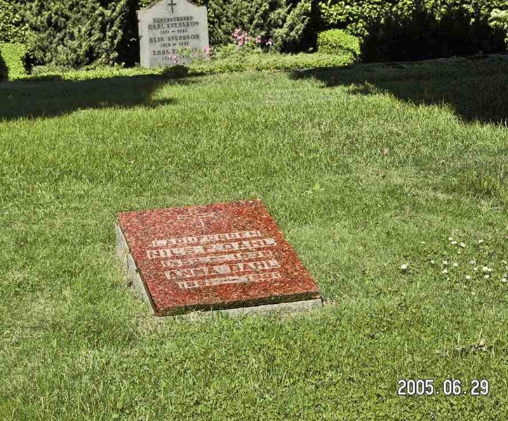 Grave number: 1 8G    46, 47