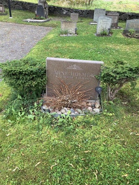 Grave number: 1 10    41