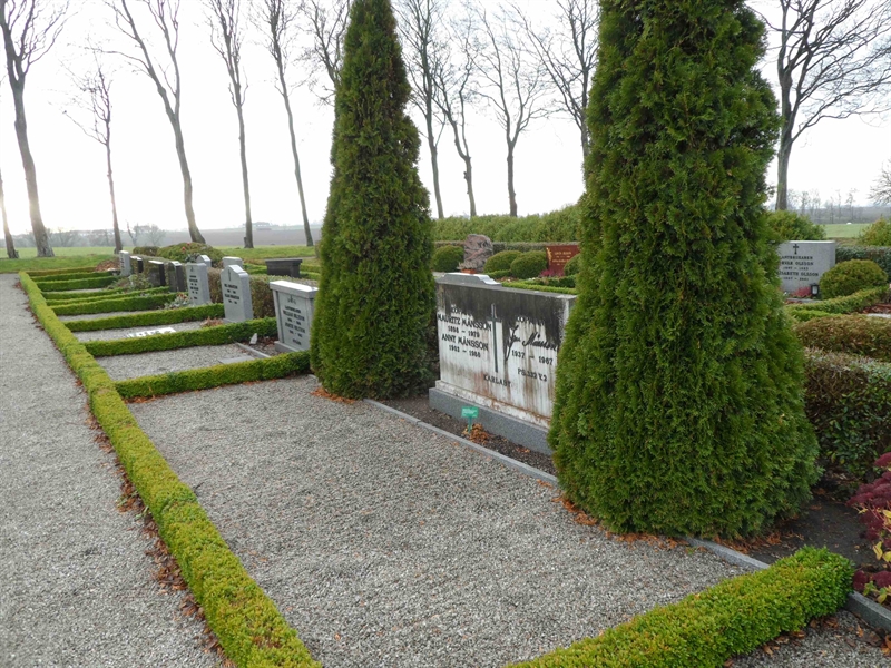 Grave number: ÖTN NVK2    82, 83, 84, 85
