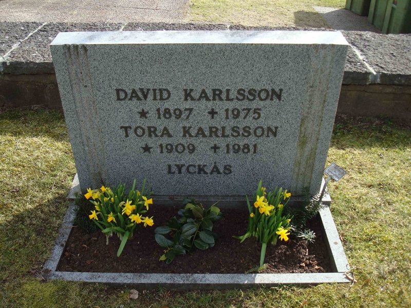 Grave number: KU 08   253, 254