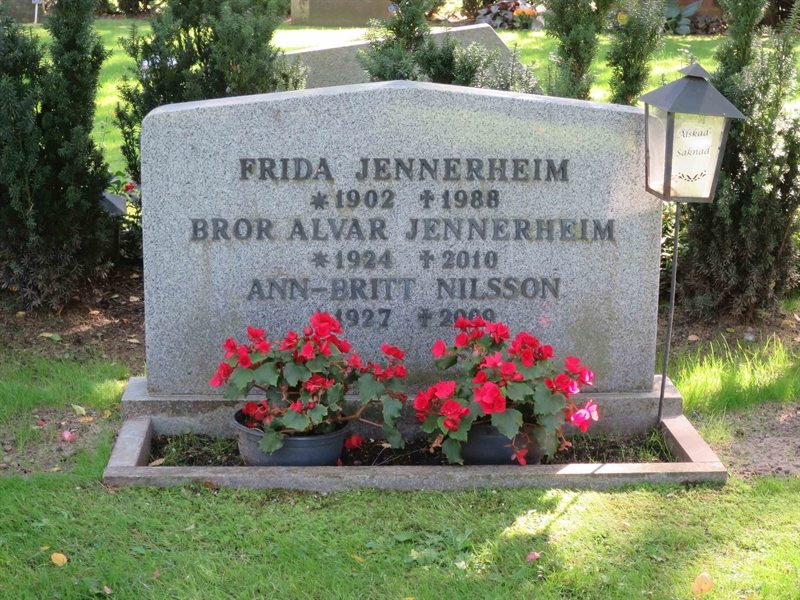 Grave number: HÖB 75    17