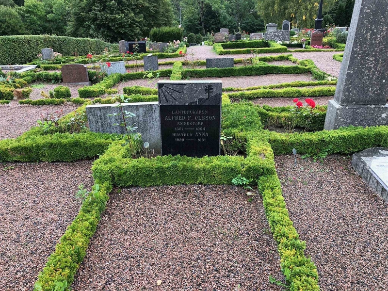 Grave number: Kå 32    13