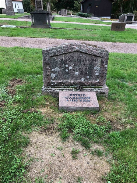 Grave number: RK C    18, 19