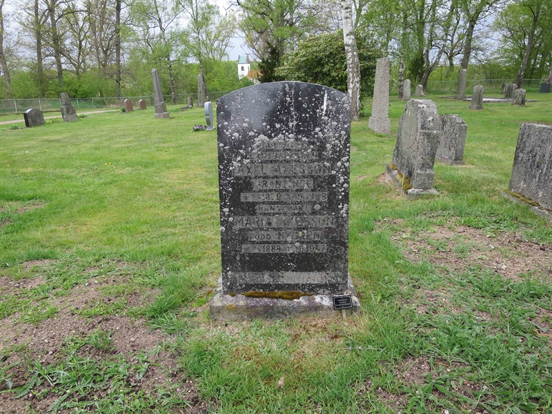 Grave number: SB 01    13