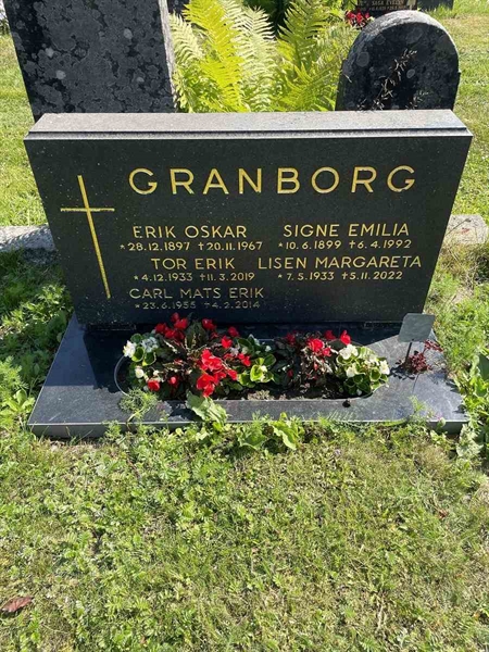 Grave number: N 5 1    72