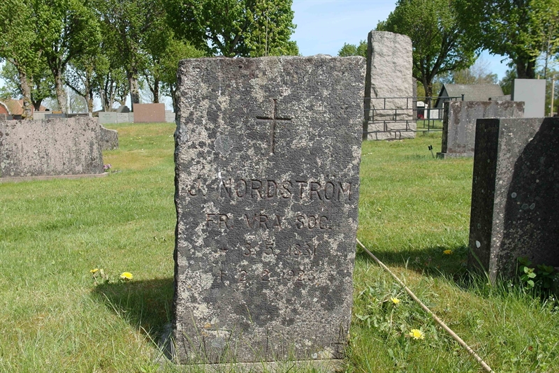 Grave number: 01 J   107