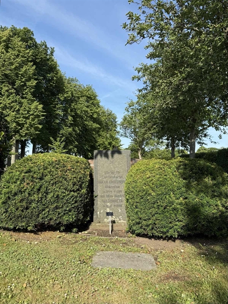 Grave number: FÅ A 110, 111