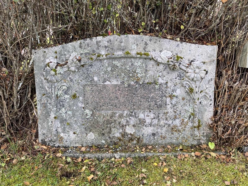 Grave number: 4 Me 05    61