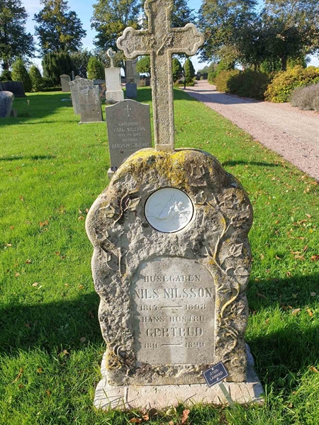 Grave number: NS L     41