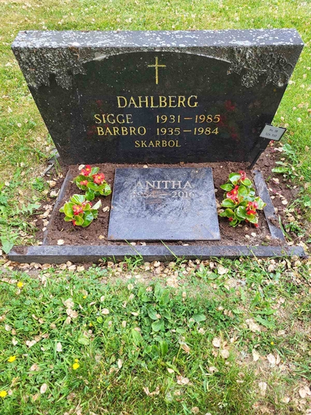 Grave number: kö 01 18   129-130