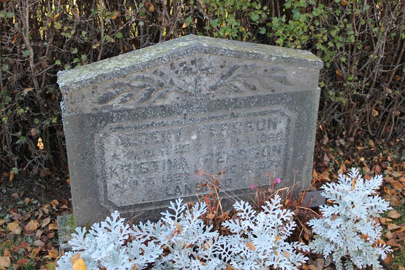 Grave number: A L  690