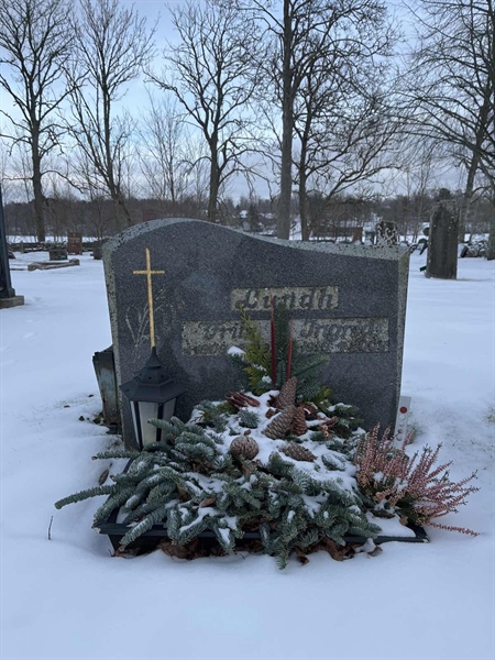 Gravnummer: BE H    32