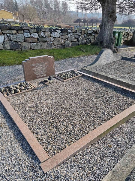 Grave number: TG 005 0830, 0831