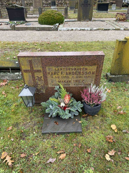 Grave number: VV 4   161, 162