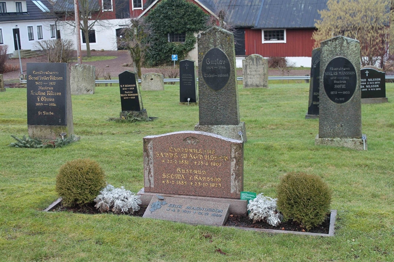 Grave number: ÖKK 1   104, 105