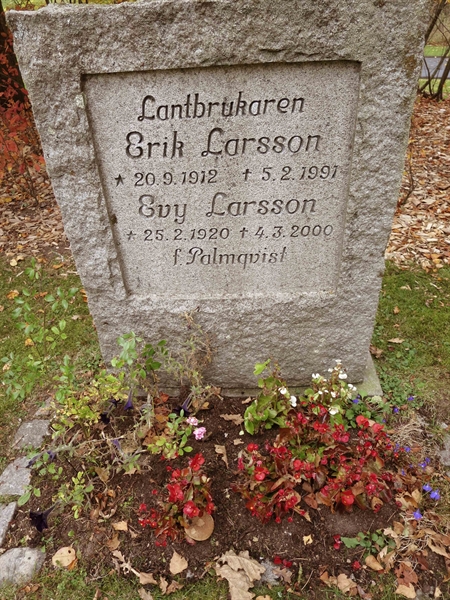 Grave number: HNB I    11