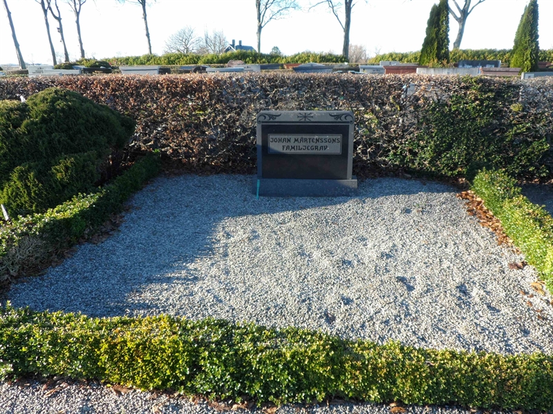 Grave number: ÖTN NMK9    10, 11, 12
