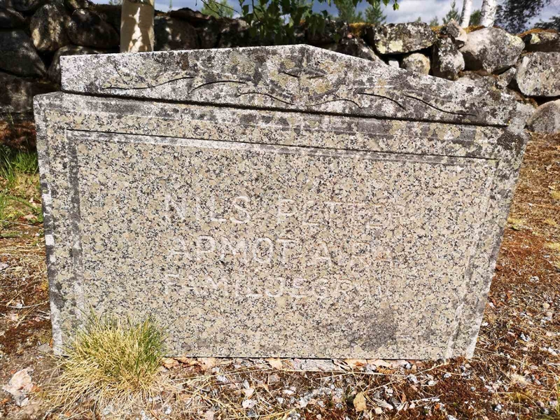 Hautatunnus: SK J     8