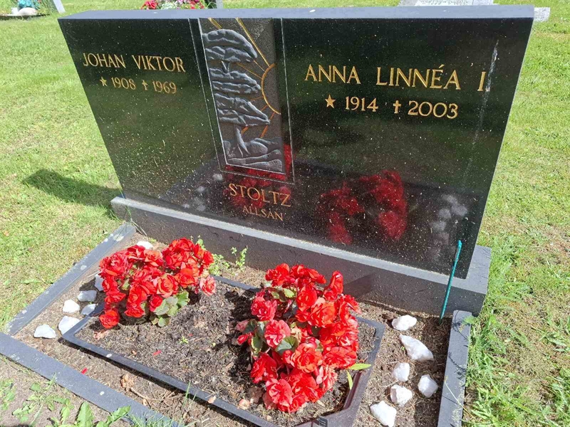 Grave number: 001 2   633
