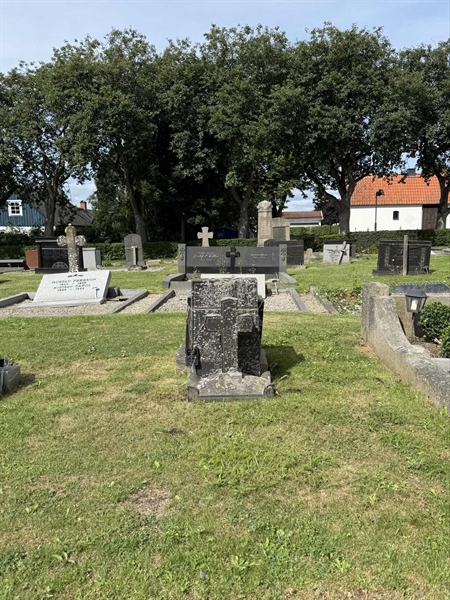 Grave number: ON D   423, 424