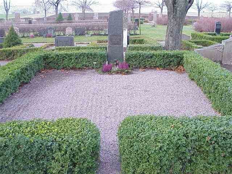 Grave number: GR 6   69, 70, 71, 107, 108, 109
