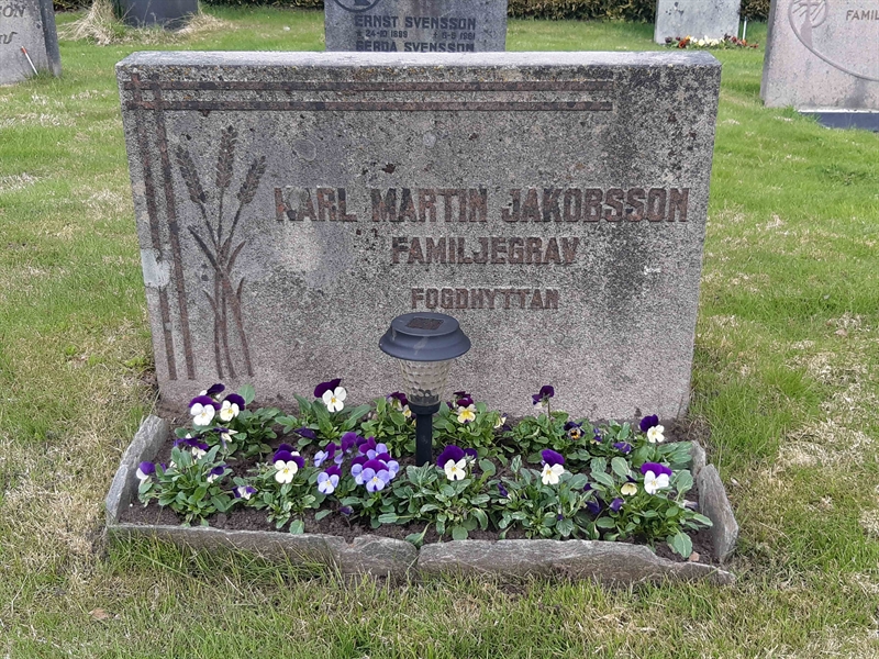 Grave number: KA 02    79