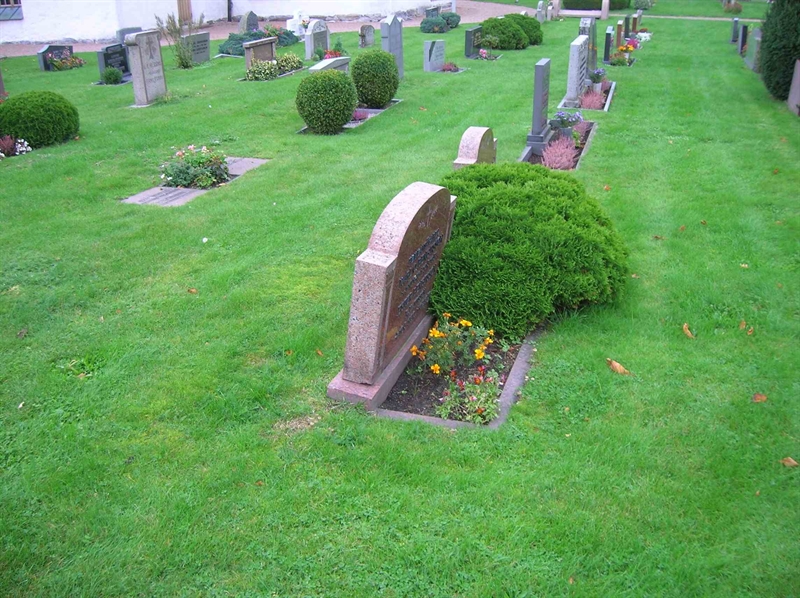 Grave number: ÖKK 6   133, 134, 135