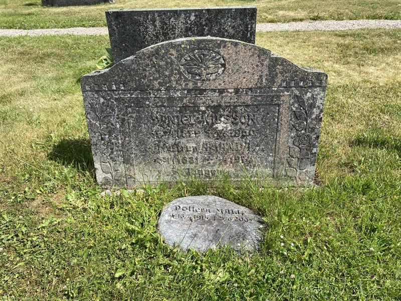 Grave number: 8 1 03   103-104