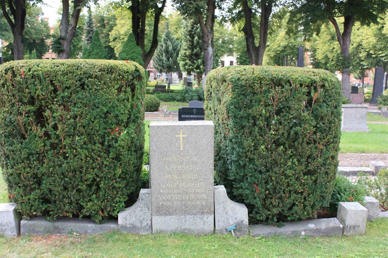 Grave number: Ö 03i   175, 176, 177