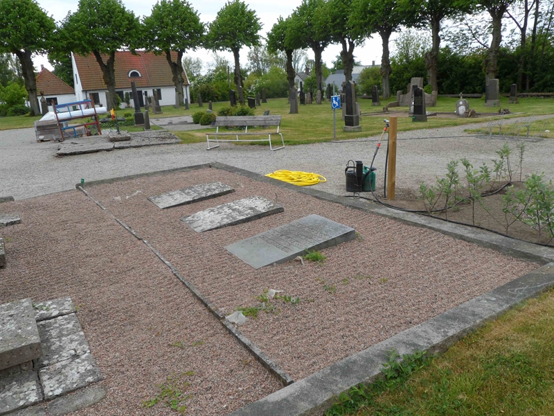Grave number: ÖH C     5, 6, 7