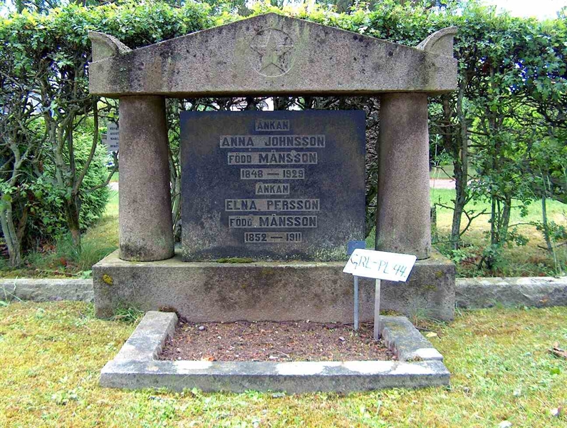 Grave number: HÖB GL.R    44