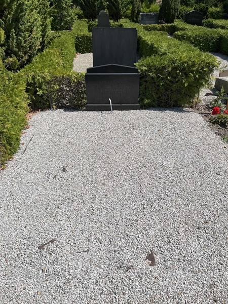 Grave number: NK VII    28