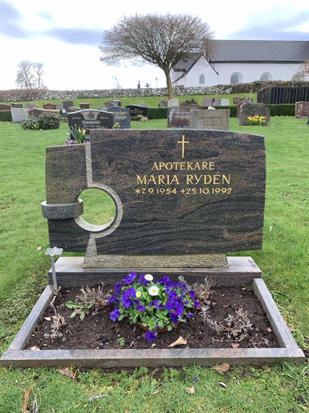 Grave number: SÖ L   116, 117