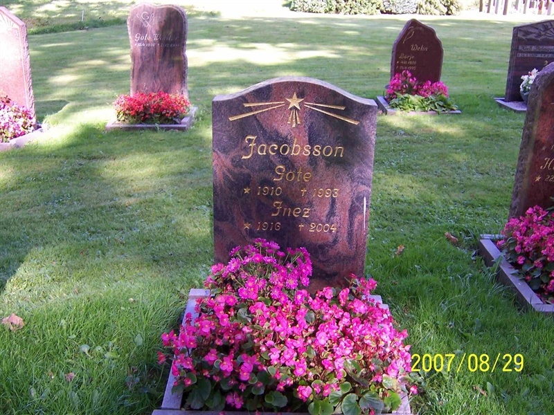 Grave number: 1 3 U2    27