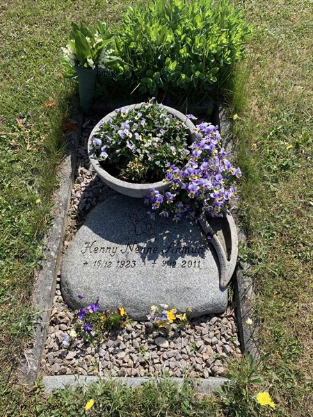 Grave number: R 07    45